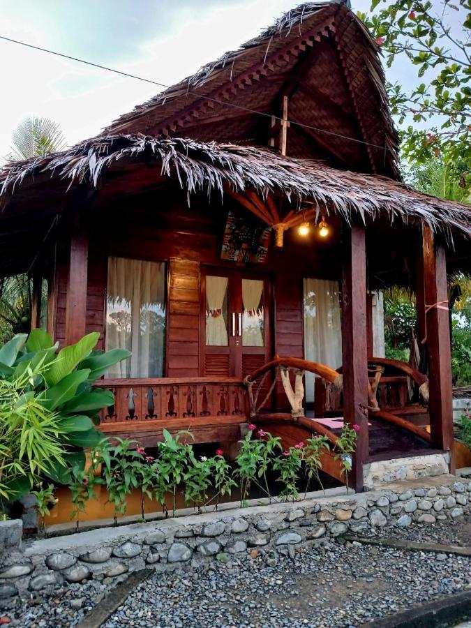Tropical Jungle Lodge & Jungle Trekking Bukit Lawang Exterior photo
