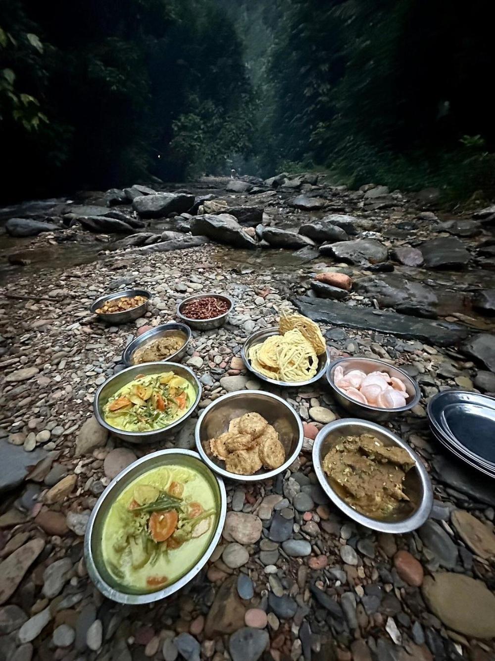 Tropical Jungle Lodge & Jungle Trekking Bukit Lawang Exterior photo