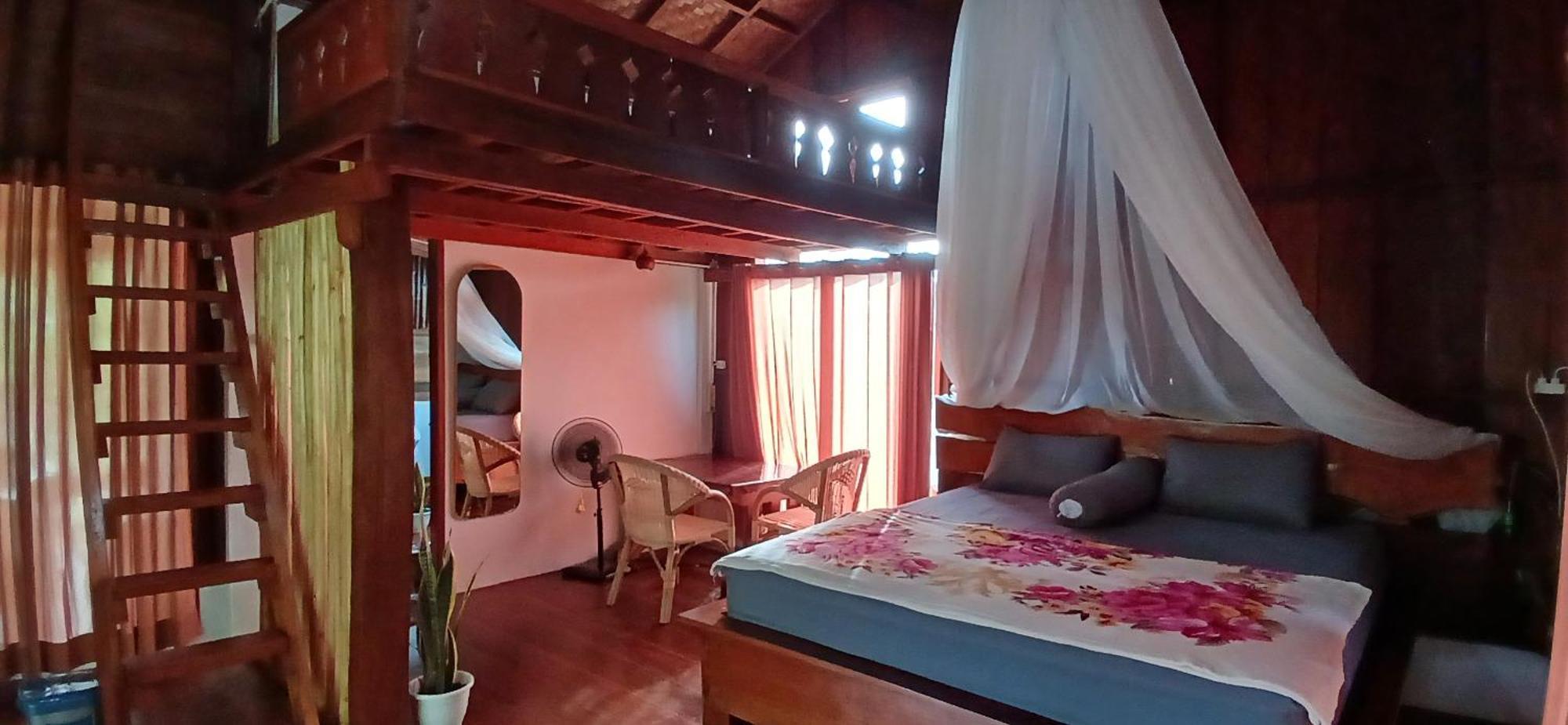 Tropical Jungle Lodge & Jungle Trekking Bukit Lawang Exterior photo