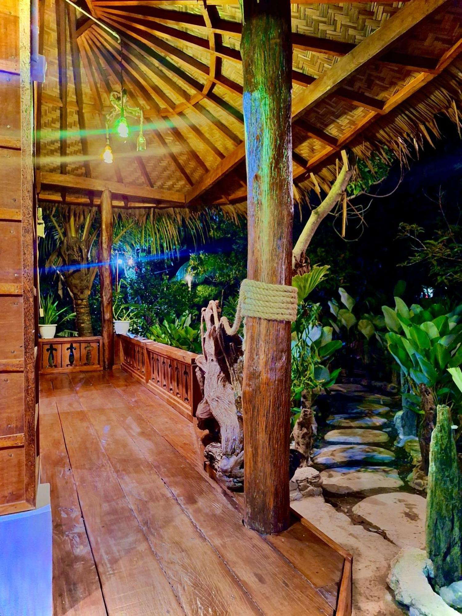 Tropical Jungle Lodge & Jungle Trekking Bukit Lawang Exterior photo