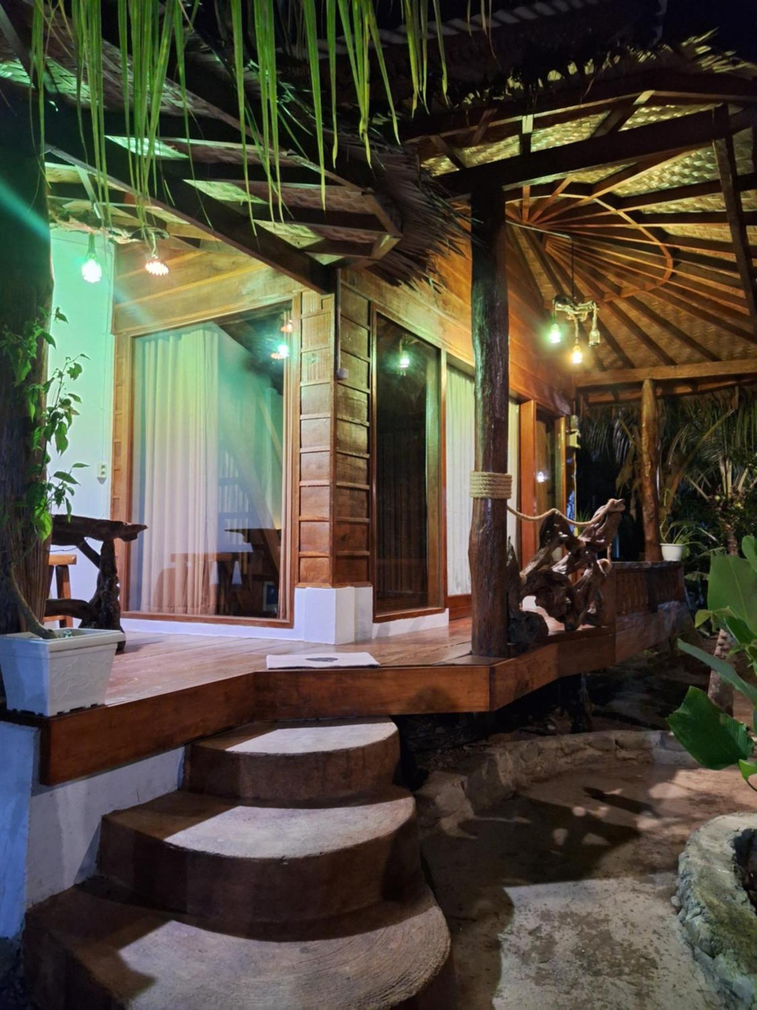 Tropical Jungle Lodge & Jungle Trekking Bukit Lawang Exterior photo